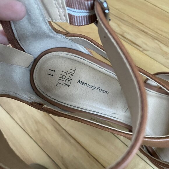 Time & Tru Memory Foam Strappy Heels Size 11 Light Brown summery wedding shoes - Picture 4 of 7